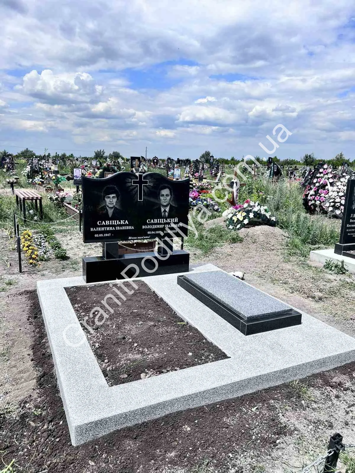 Подвійний пам'ятник з граніту - Кам'янець-Подільський | GranitPodillya